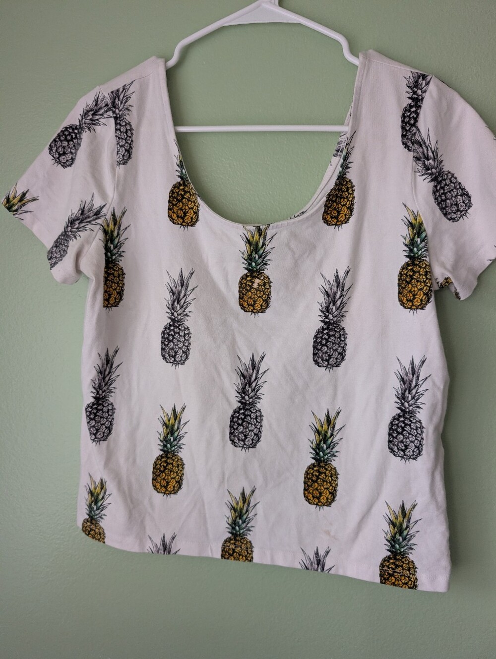 Forever 21 White Pineapple Print Scoop Neck Women's Top